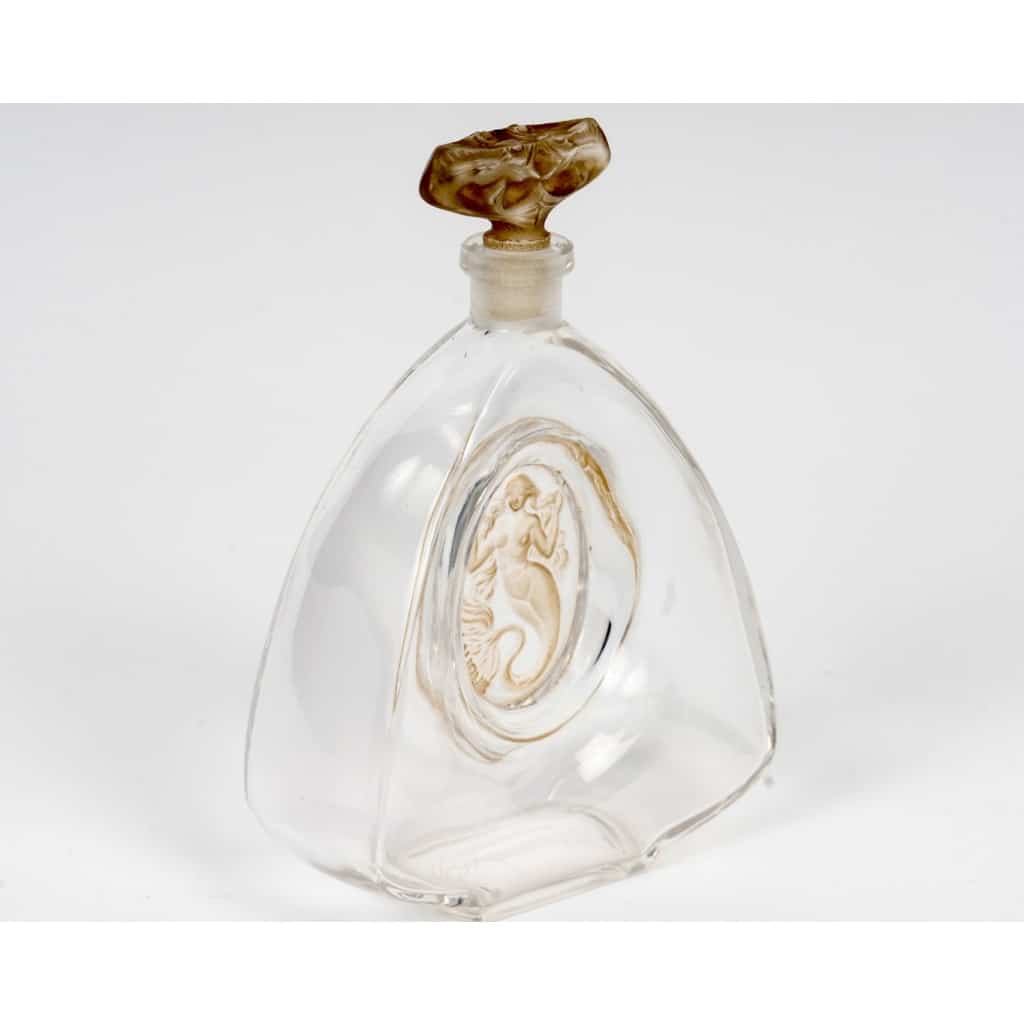 Flacon « La Sirène » verre blanc patiné sépia de René LALIQUE pour Burmann 4 Flacon « La Sirène » verre blanc patiné sépia de René LALIQUE pour Burmann 4