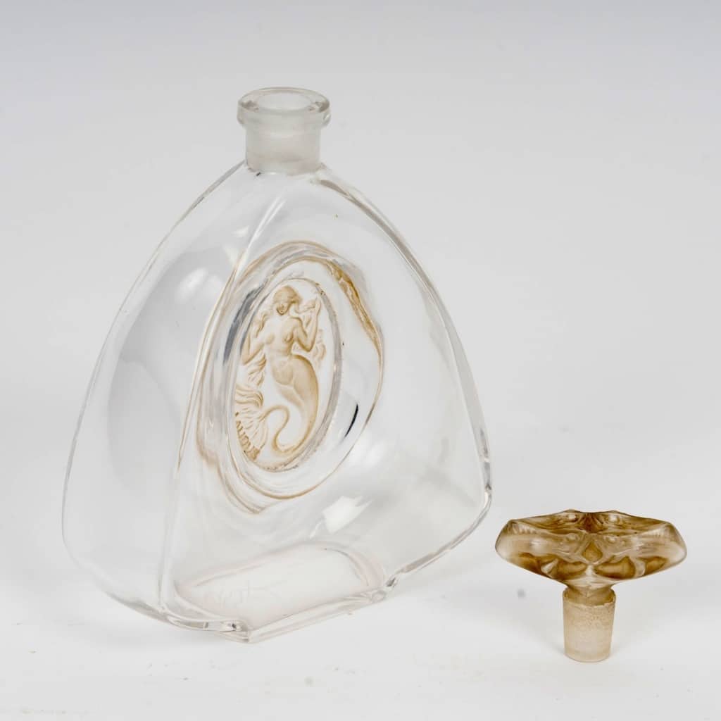 Flacon « La Sirène » verre blanc patiné sépia de René LALIQUE pour Burmann 5 Flacon « La Sirène » verre blanc patiné sépia de René LALIQUE pour Burmann 5