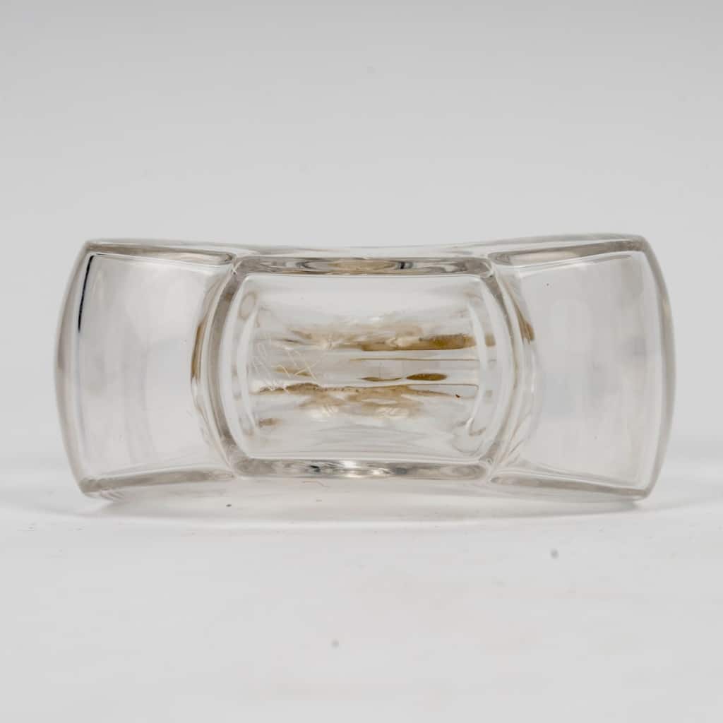 Flacon « La Sirène » verre blanc patiné sépia de René LALIQUE pour Burmann 6 Flacon « La Sirène » verre blanc patiné sépia de René LALIQUE pour Burmann 6