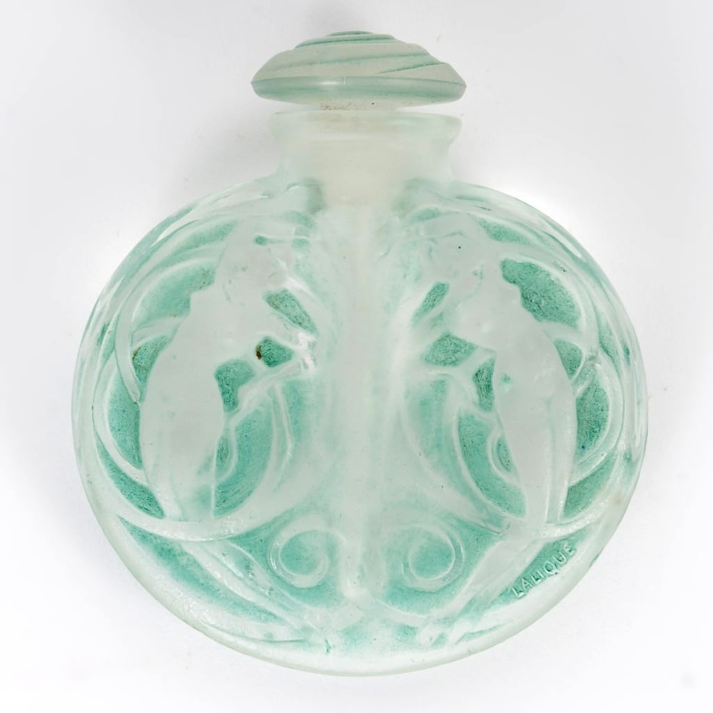 Flacon « Naïades » verre blanc patiné vert de René LALIQUE 2 Flacon « Naïades » verre blanc patiné vert de René LALIQUE 2