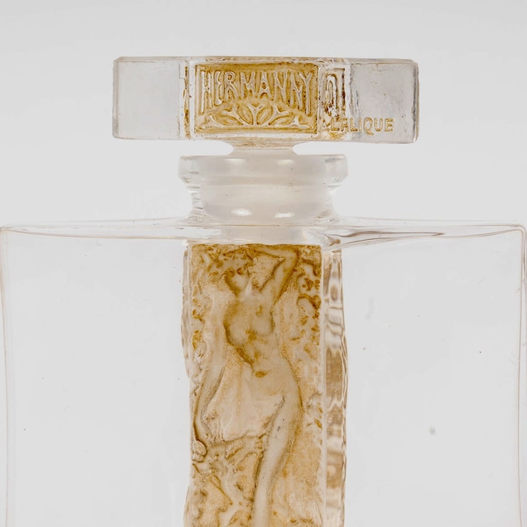 Flacon « Olimpic » verre blanc patiné sépia de René LALIQUE pour Hermanny 5