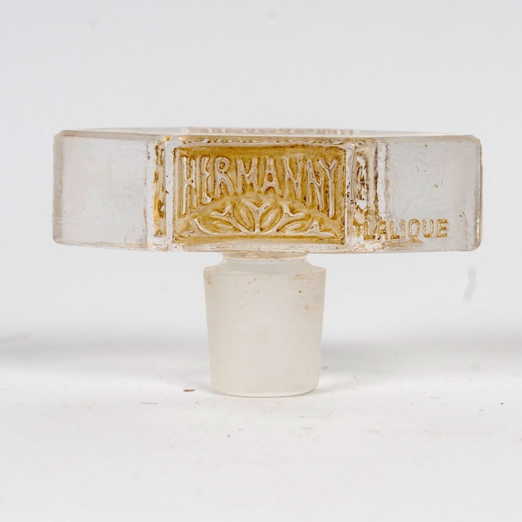 Flacon « Olimpic » verre blanc patiné sépia de René LALIQUE pour Hermanny 7