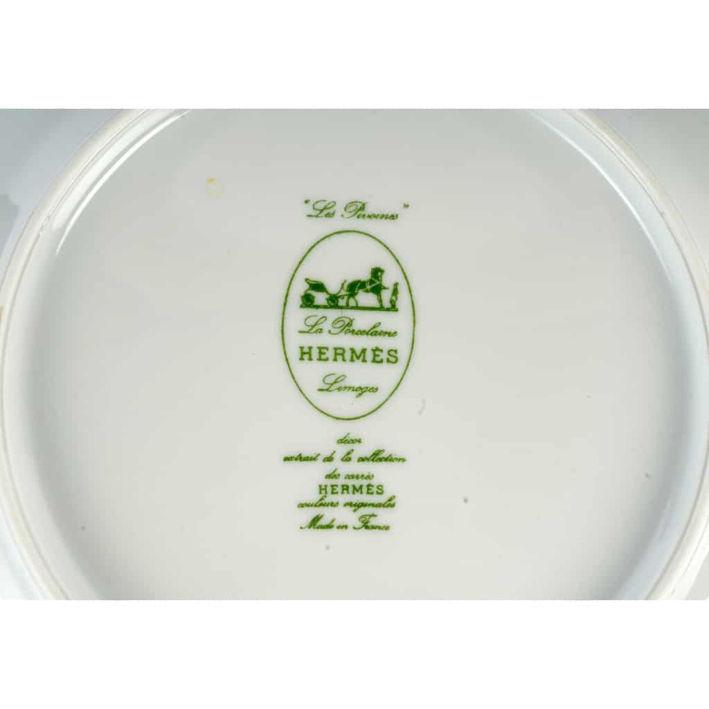 Service « Pivoines » 18 assiettes à dîner et 18 assiettes à dessert de HERMES 7 Service « Pivoines » 18 assiettes à dîner et 18 assiettes à dessert de HERMES 7