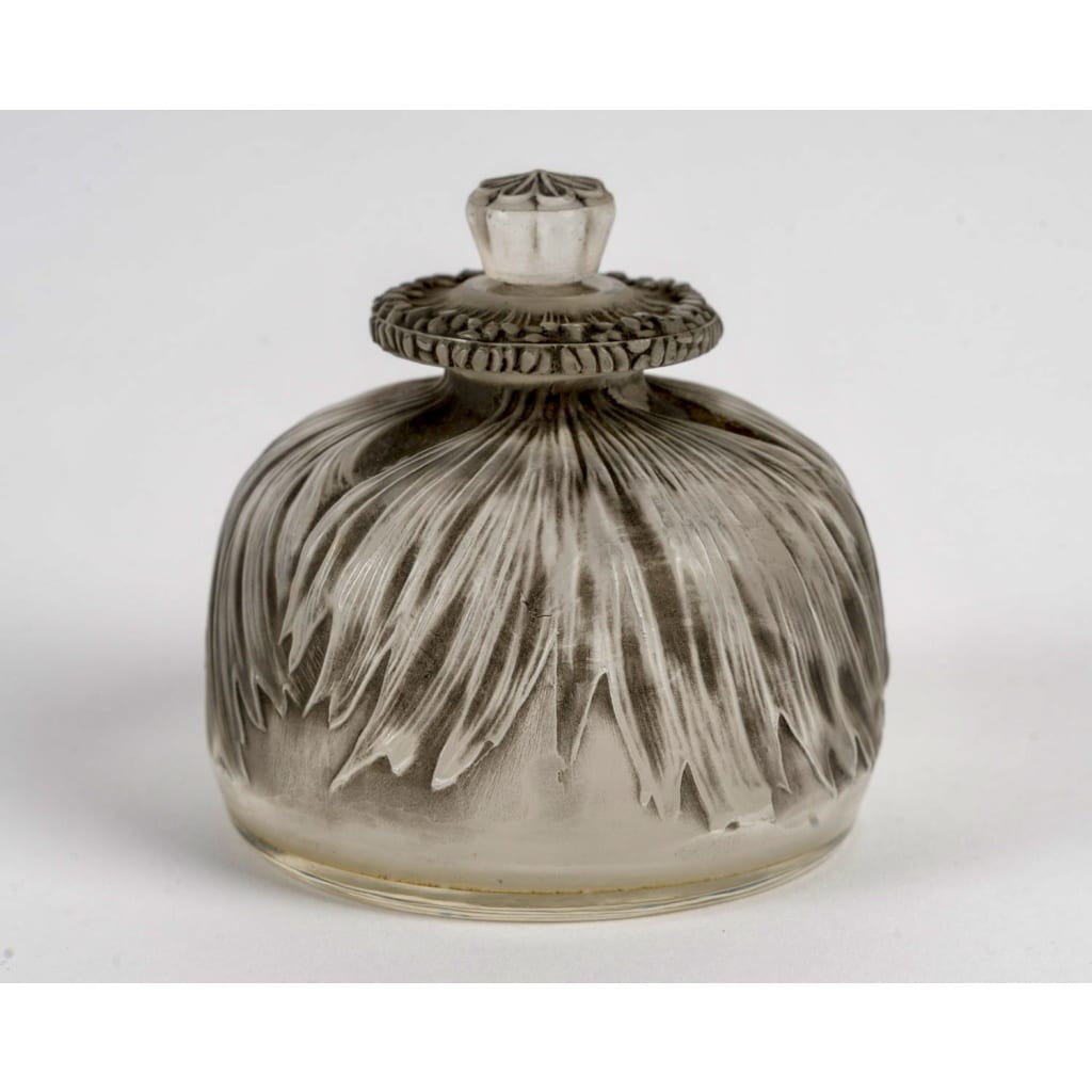 Flacon « Pavot » verre blanc patiné gris de René LALIQUE 2 Flacon « Pavot » verre blanc patiné gris de René LALIQUE 2