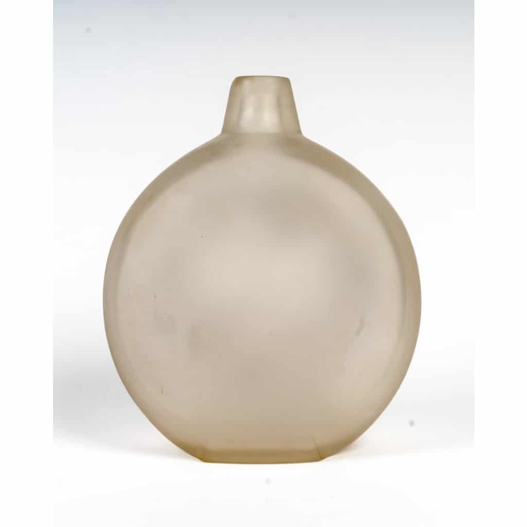 Vase « Deux Moineaux Dormant » verre blanc patiné gris de René LALIQUE 5 Vase « Deux Moineaux Dormant » verre blanc patiné gris de René LALIQUE 5