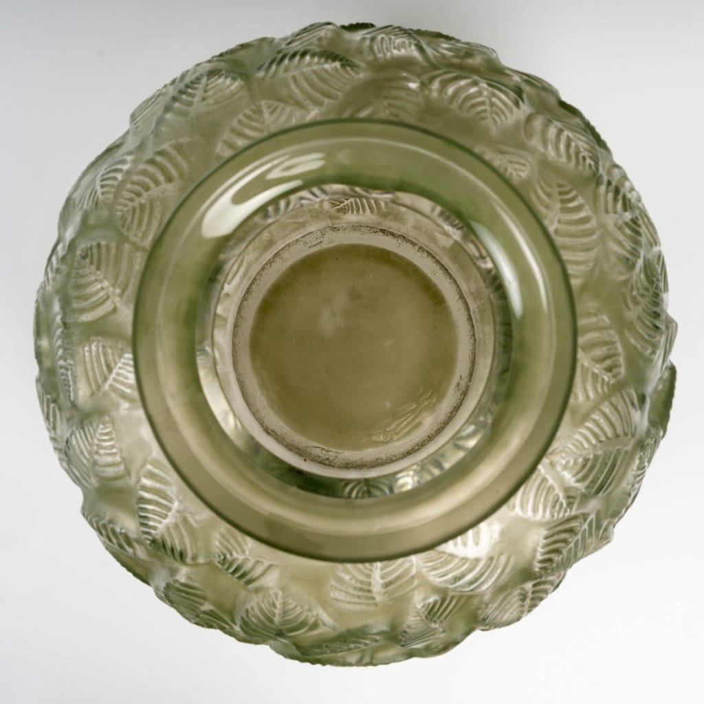 Vase « Charmilles » verre blanc patiné vert de René LALIQUE 6 Vase « Charmilles » verre blanc patiné vert de René LALIQUE 6