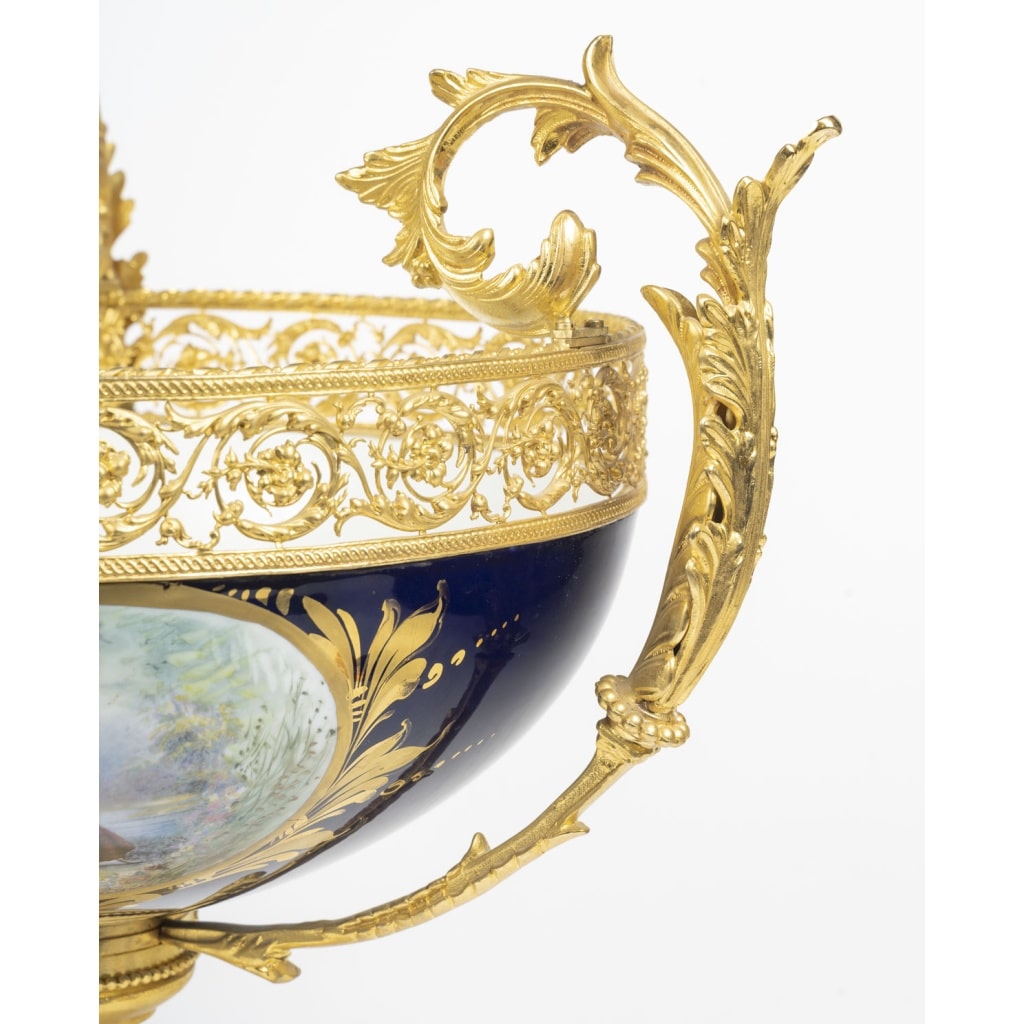 Coupe en porcelaine et bronze doré 3 Coupe en porcelaine et bronze doré 3