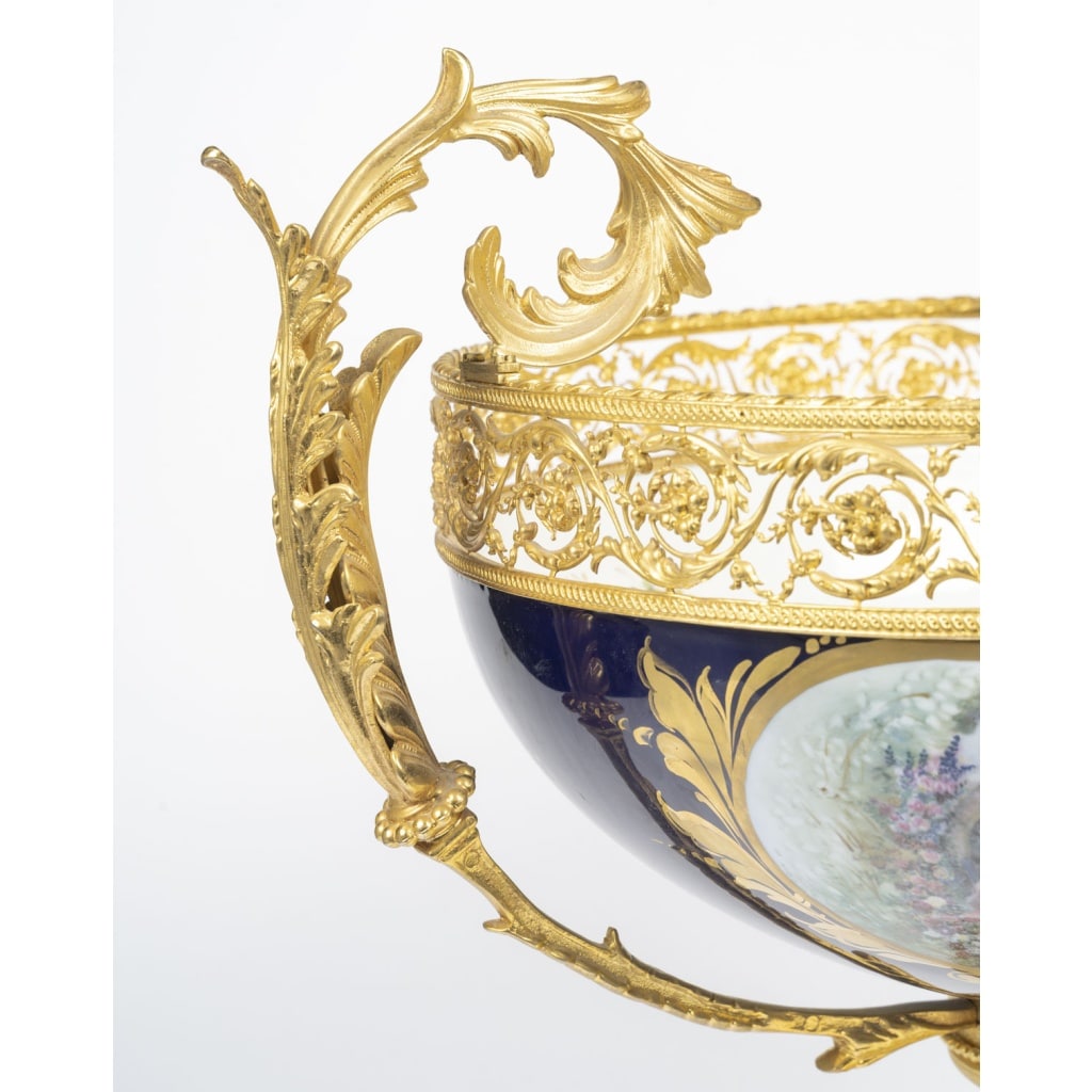 Coupe en porcelaine et bronze doré 5 Coupe en porcelaine et bronze doré 5