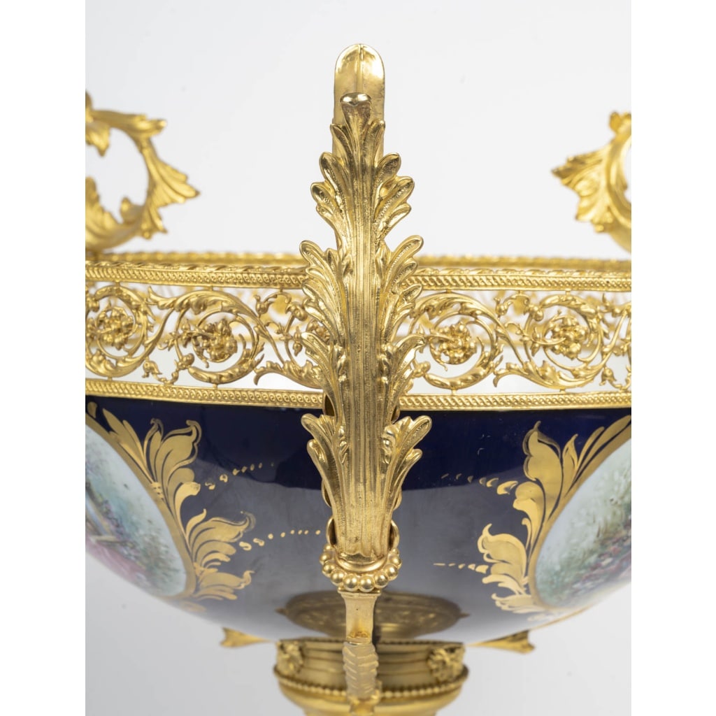 Coupe en porcelaine et bronze doré 9 Coupe en porcelaine et bronze doré 9