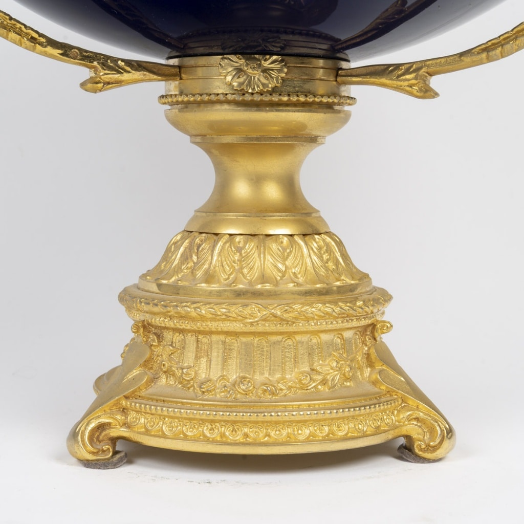 Coupe en porcelaine et bronze doré 16 Coupe en porcelaine et bronze doré 16