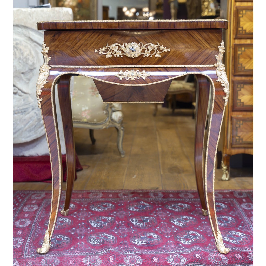 Table-Travailleuse de Dames en bois de rose marqueté d’Epoque Napoléon III 3