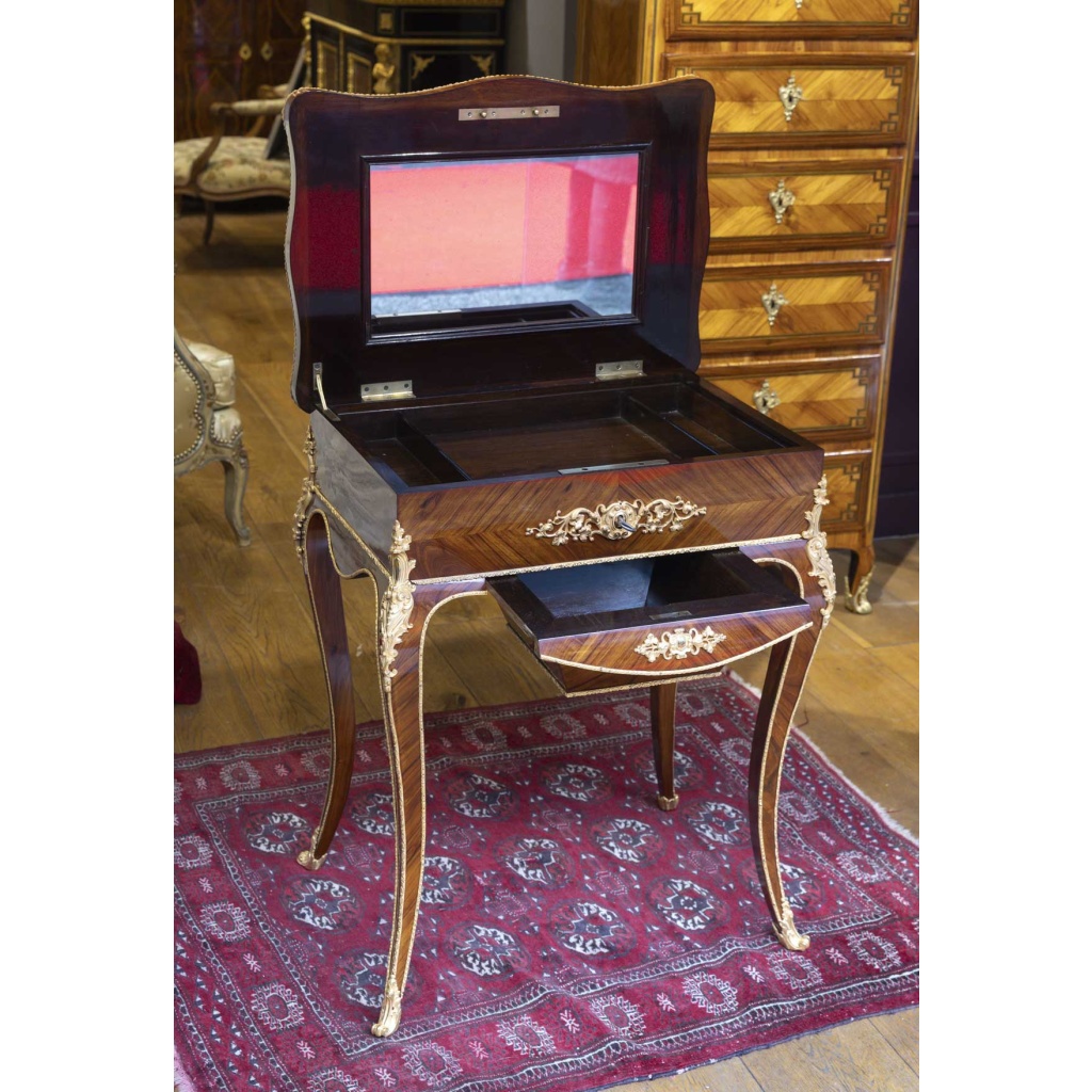 Table-Travailleuse de Dames en bois de rose marqueté d’Epoque Napoléon III 5