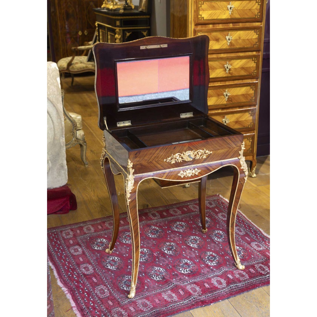 Table-Travailleuse de Dames en bois de rose marqueté d’Epoque Napoléon III 6