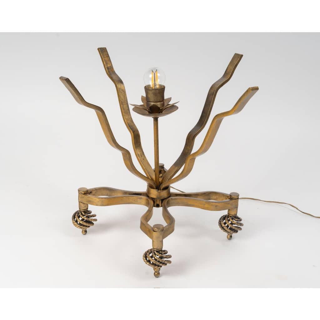 Table d’apppoint d’Accolay en résine et métal doré 4