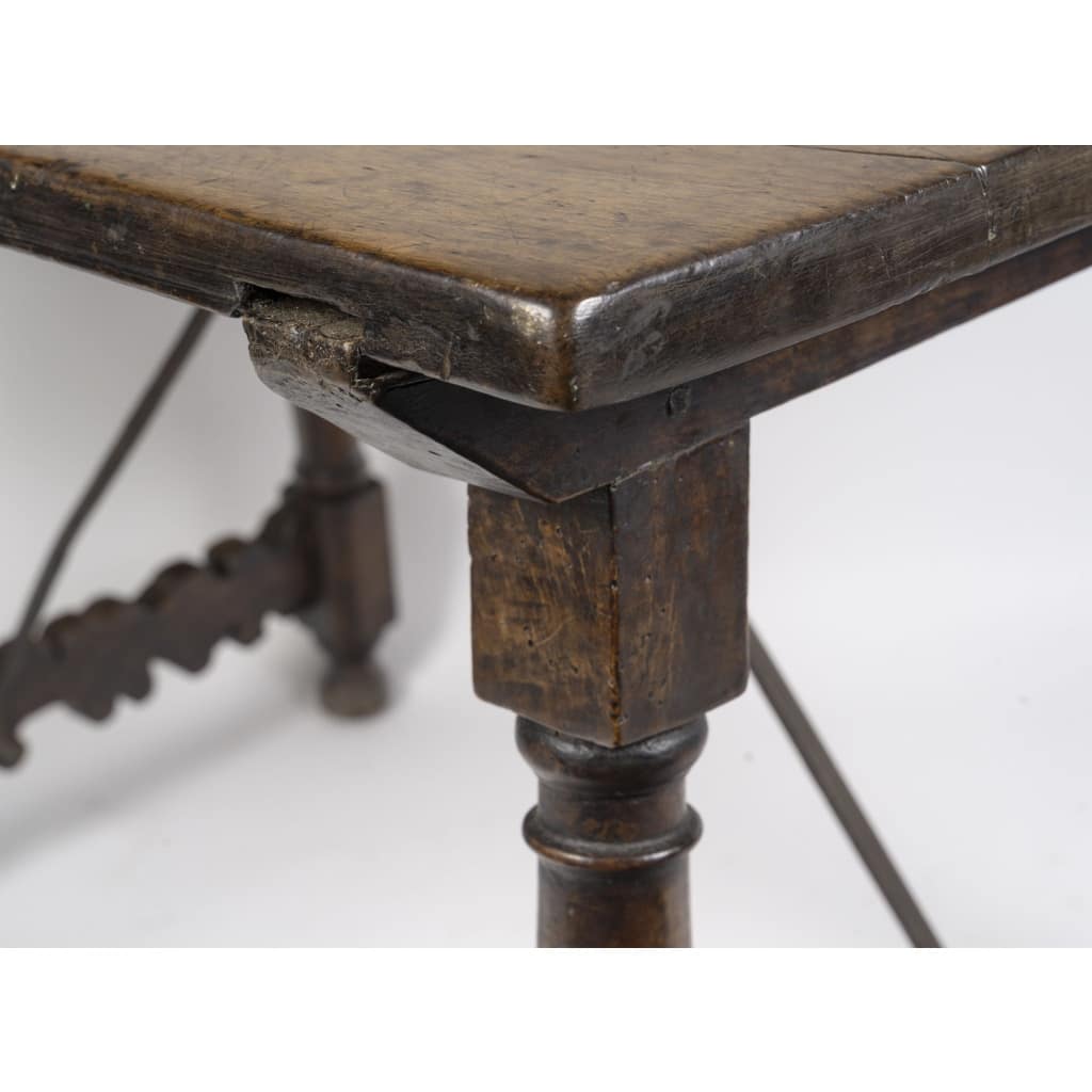 Table Bureau Espagnole en noyer du XVIIIème siècle 4