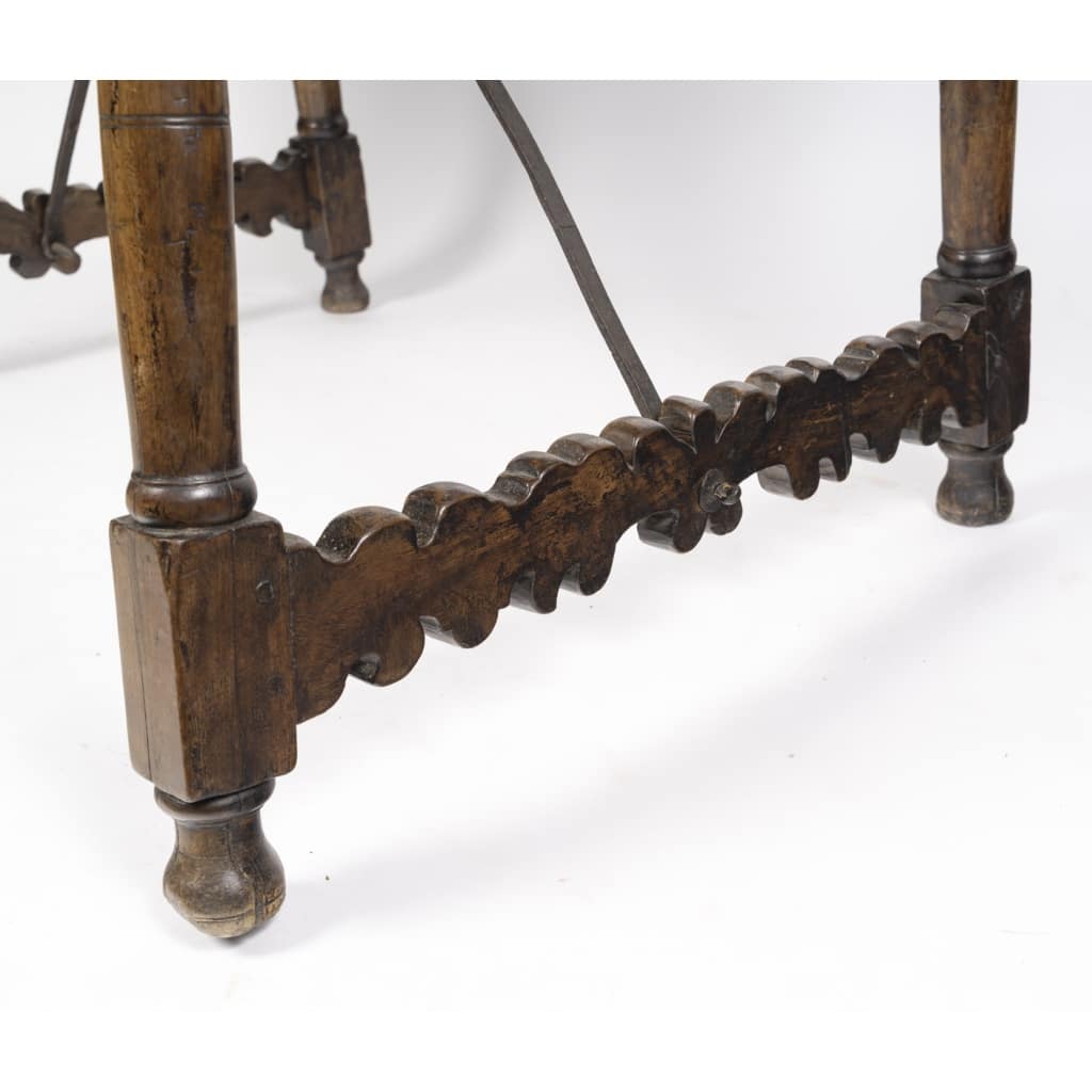 Table Bureau Espagnole en noyer du XVIIIème siècle 11