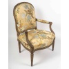 Georges Jacob reçu Maitre en 1765 Large fauteuil en bois laqué d’époque Transition Louis XV-Louis XVI vers 1765-1775 11 Georges Jacob reçu Maitre en 1765 Large fauteuil en bois laqué d’époque Transition Louis XV-Louis XVI vers 1765-1775 11