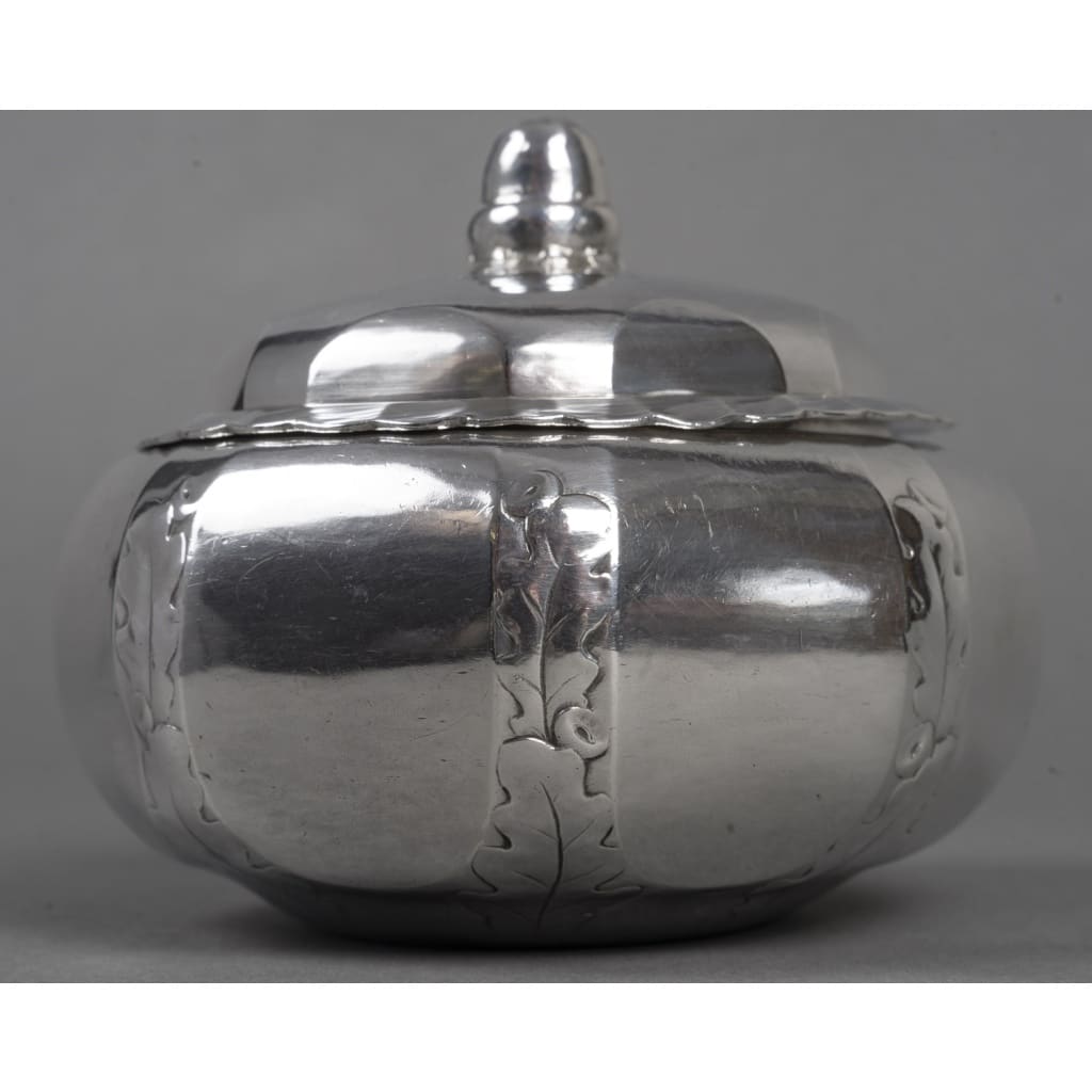 Georges LECOMTE – Boîte couverte en argent massif vers 1925 8 Georges LECOMTE – Boîte couverte en argent massif vers 1925 8