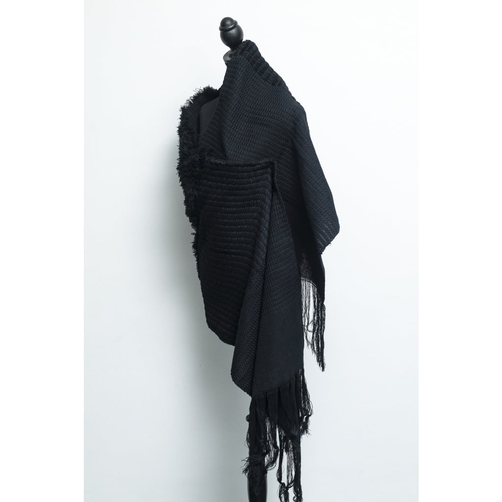 Châle “CENDRES – Noir Charbon” 3 Châle “CENDRES – Noir Charbon” 3