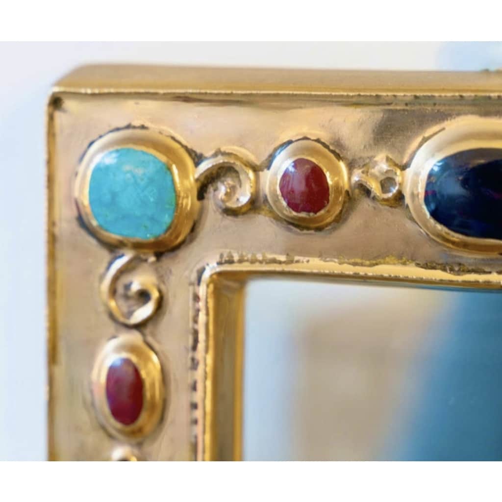 1960 Miroir en céramique dorée imitant des bijoux intégrés, signé François Lembo 3 1960 Miroir en céramique dorée imitant des bijoux intégrés, signé François Lembo 3