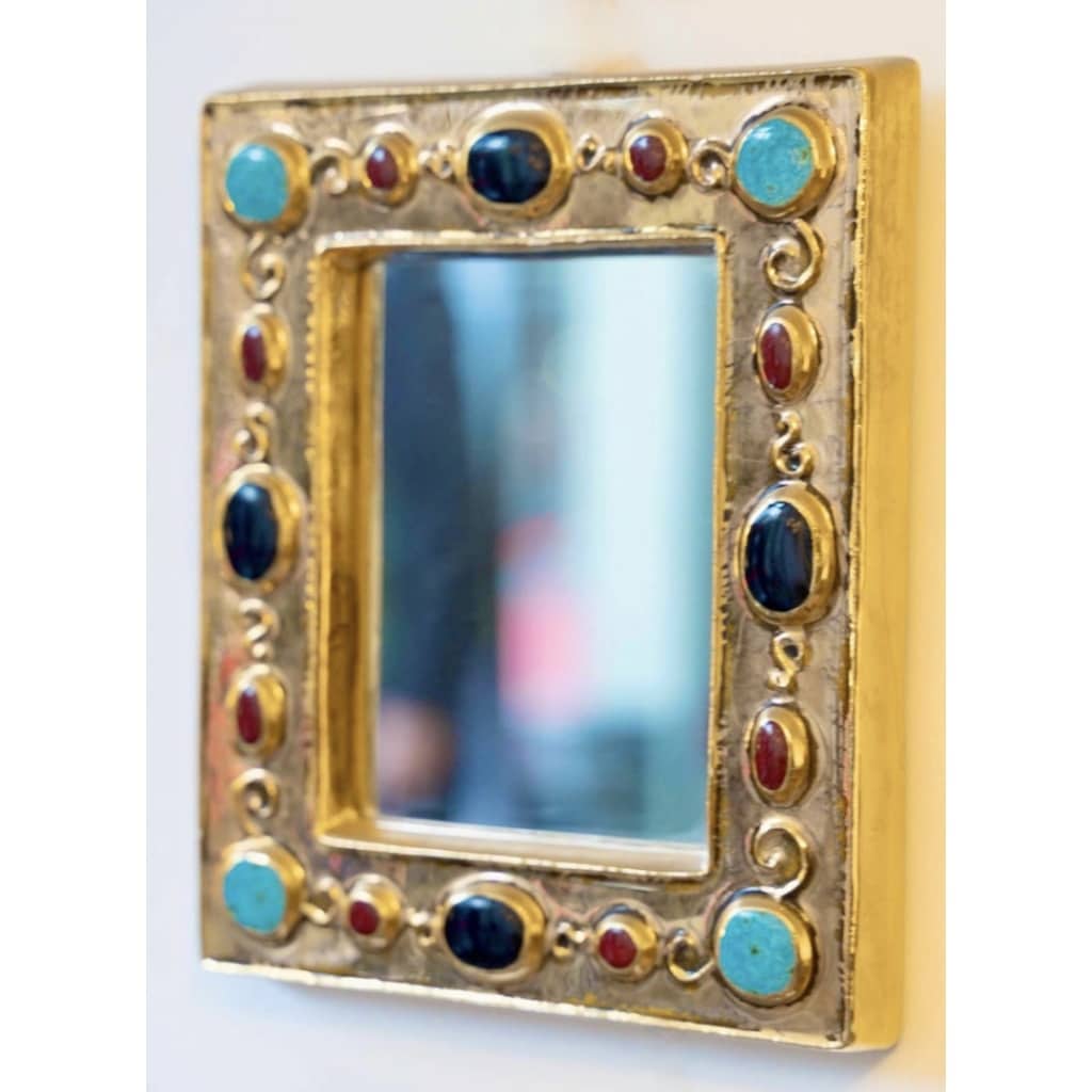 1960 Miroir en céramique dorée imitant des bijoux intégrés, signé François Lembo 6 1960 Miroir en céramique dorée imitant des bijoux intégrés, signé François Lembo 6