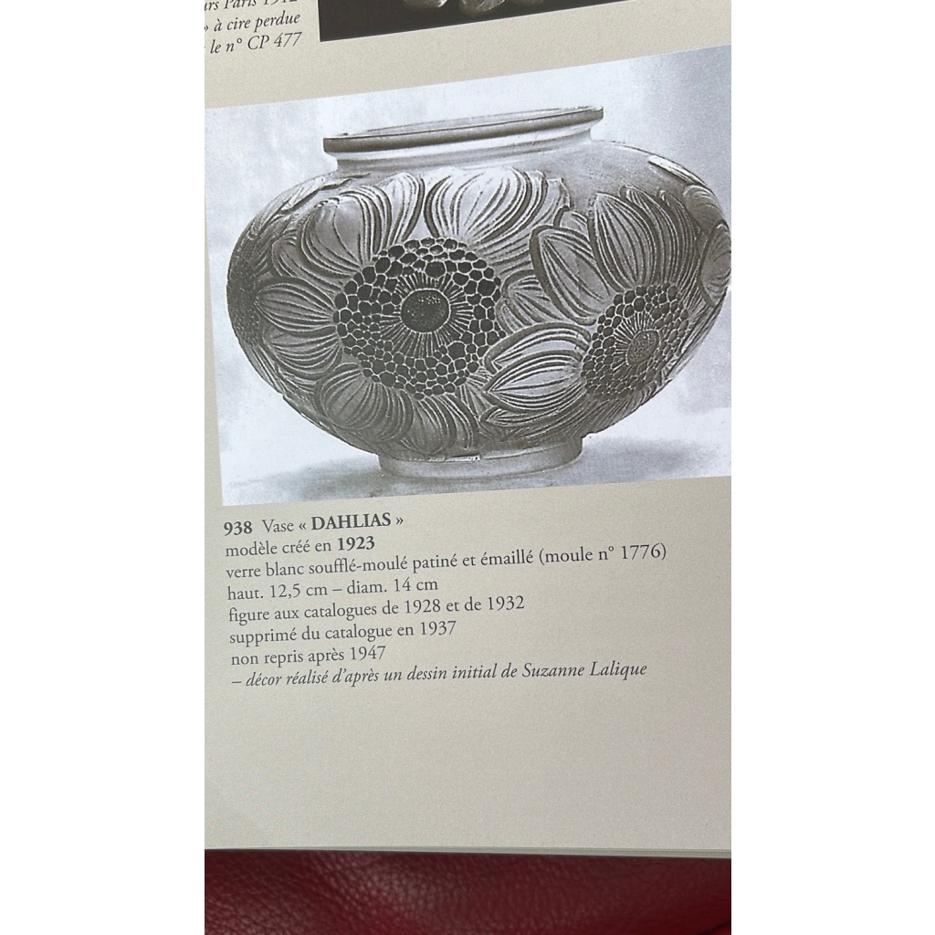 René LALIQUE Vase « DAHLIAS » 1923 10 René LALIQUE Vase « DAHLIAS » 1923 10