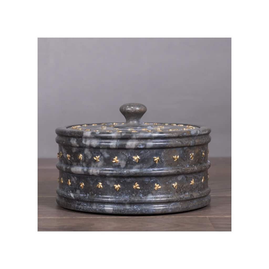 Drageoir aux abeilles en marbre gris et noir 7