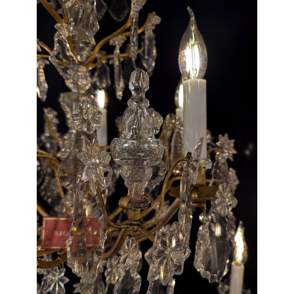 Lustre signé Baccarat de style Louis XVI en bronze doré et décor de cristal taillé vers 1880 10 Lustre signé Baccarat de style Louis XVI en bronze doré et décor de cristal taillé vers 1880 10