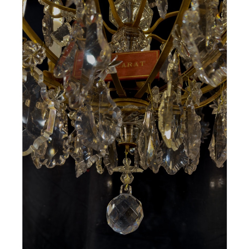 Lustre signé Baccarat de style Louis XVI en bronze doré et décor de cristal taillé vers 1880 12 Lustre signé Baccarat de style Louis XVI en bronze doré et décor de cristal taillé vers 1880 12