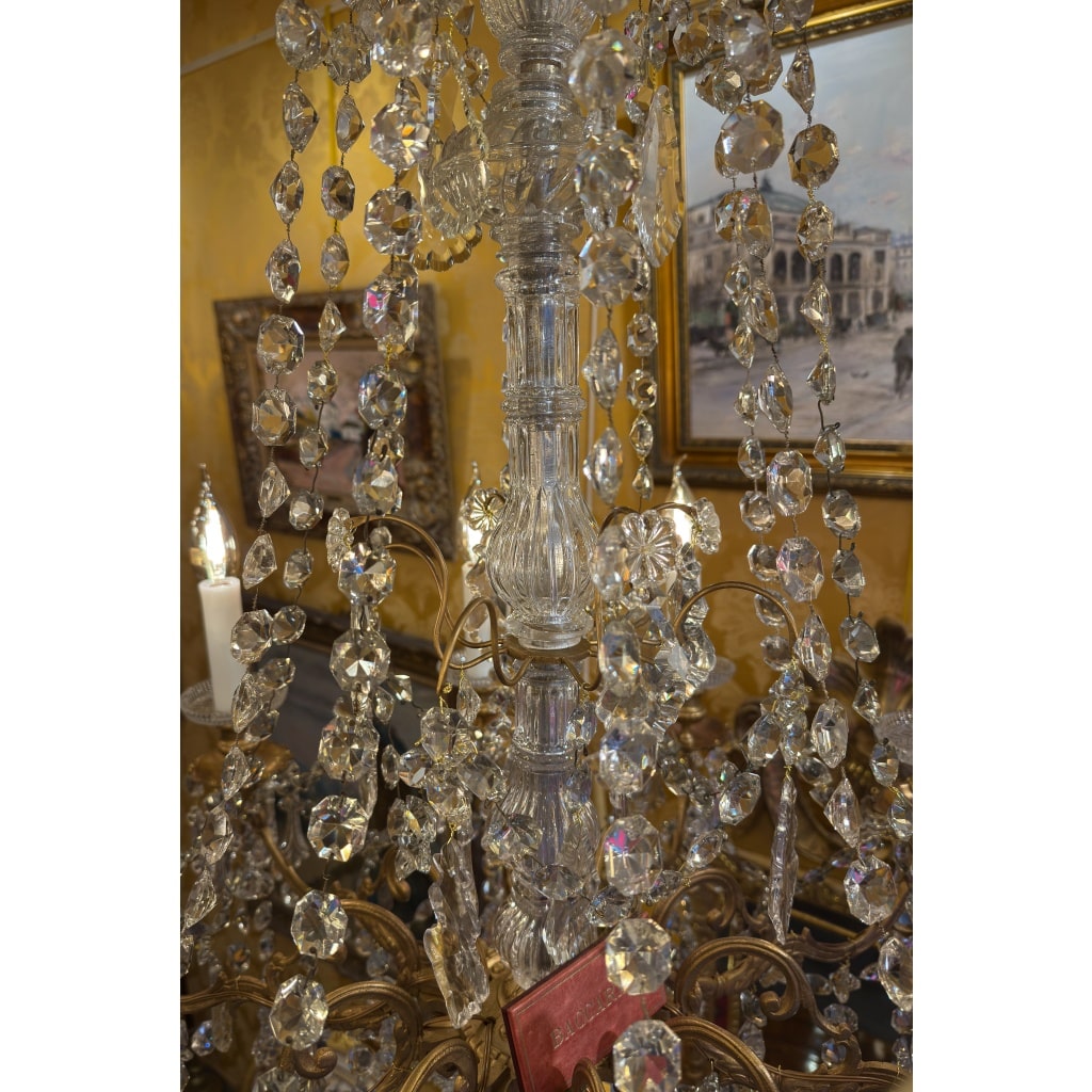 Lustre signé Baccarat de style Louis XVI en bronze doré et décor de cristal taillé vers 1870-1880 4 Lustre signé Baccarat de style Louis XVI en bronze doré et décor de cristal taillé vers 1870-1880 4