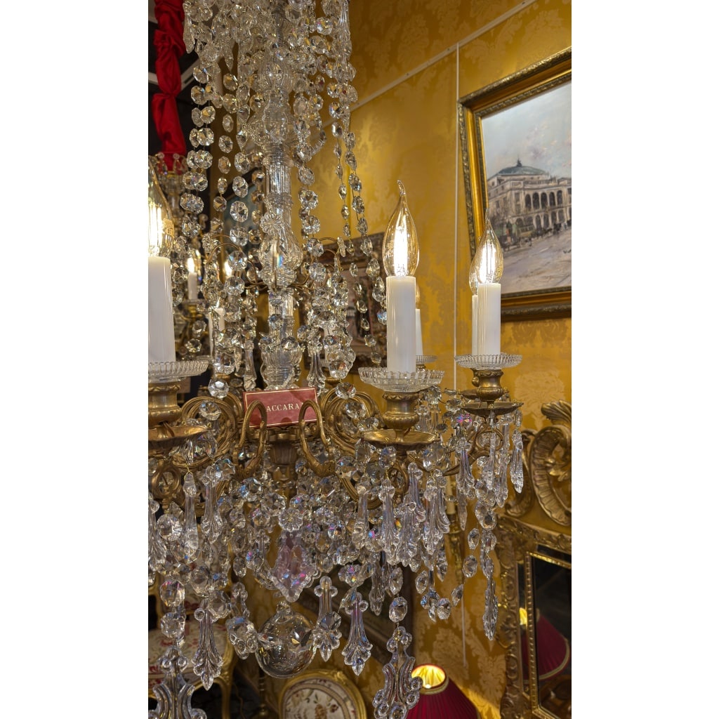Lustre signé Baccarat de style Louis XVI en bronze doré et décor de cristal taillé vers 1870-1880 10 Lustre signé Baccarat de style Louis XVI en bronze doré et décor de cristal taillé vers 1870-1880 10