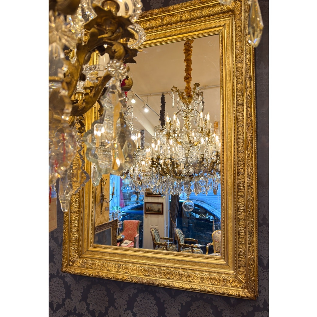 Grand miroir Louis XVI en bois sculpté et doré de la fin du XVIIIème siècle 16 Grand miroir Louis XVI en bois sculpté et doré de la fin du XVIIIème siècle 16