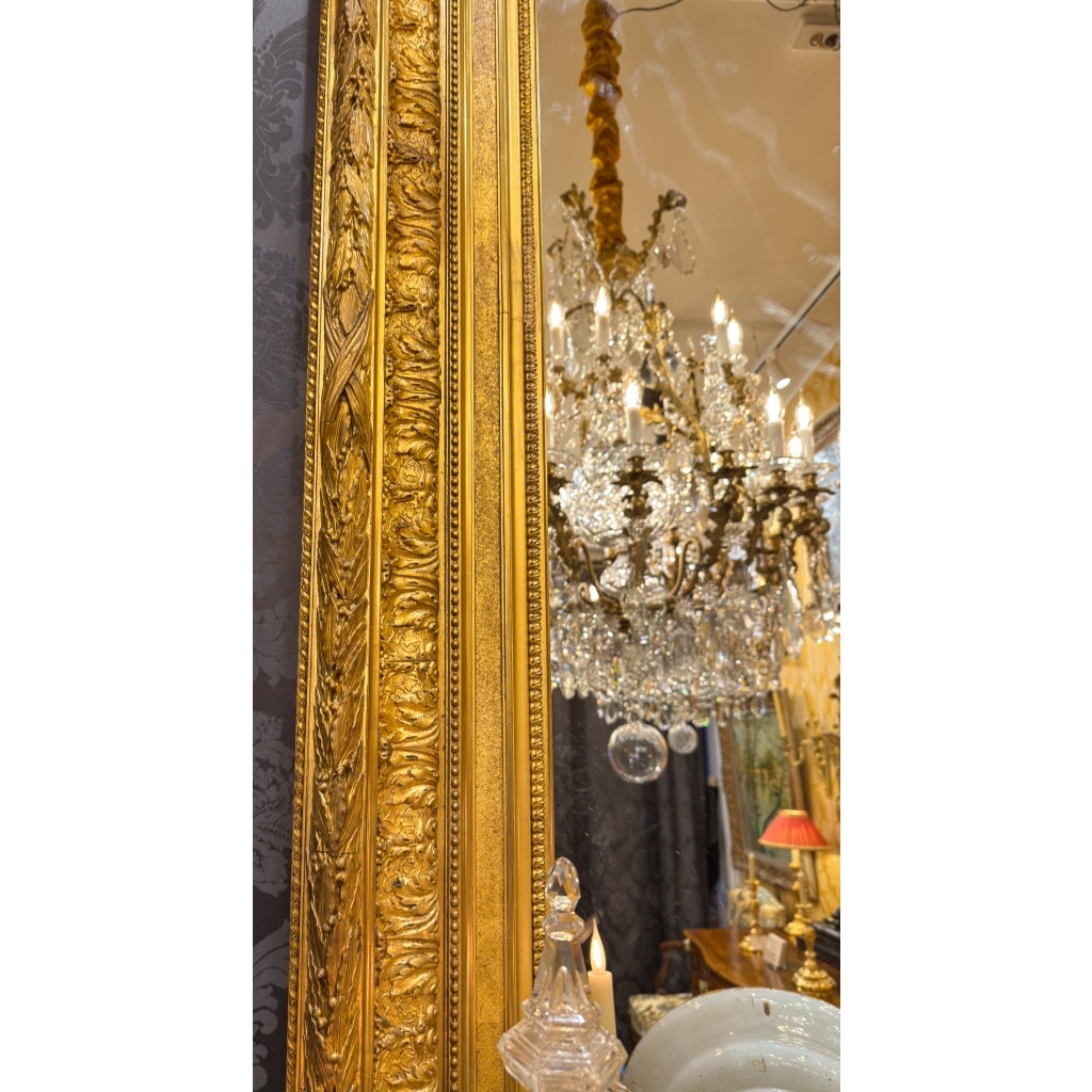 Grand miroir Louis XVI en bois sculpté et doré de la fin du XVIIIème siècle 7 Grand miroir Louis XVI en bois sculpté et doré de la fin du XVIIIème siècle 7