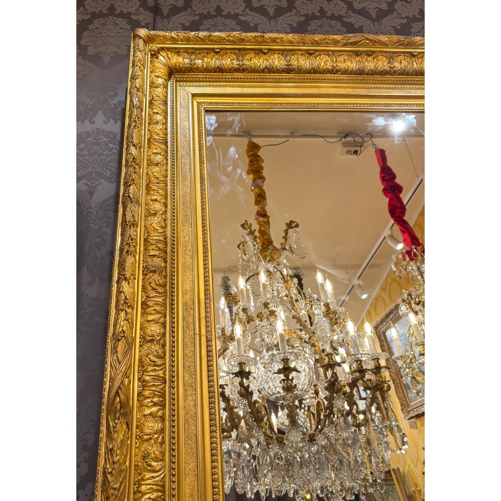 Grand miroir Louis XVI en bois sculpté et doré de la fin du XVIIIème siècle 8 Grand miroir Louis XVI en bois sculpté et doré de la fin du XVIIIème siècle 8