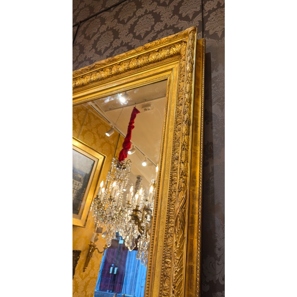 Grand miroir Louis XVI en bois sculpté et doré de la fin du XVIIIème siècle 15 Grand miroir Louis XVI en bois sculpté et doré de la fin du XVIIIème siècle 15