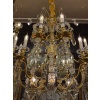 Important lustre signé Baccarat de style Louis XV en bronze doré et décor de cristal taillé vers 1880-1890 23 Important lustre signé Baccarat de style Louis XV en bronze doré et décor de cristal taillé vers 1880-1890 23