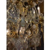 Important lustre signé Baccarat de style Louis XV en bronze doré et décor de cristal taillé vers 1880-1890 24 Important lustre signé Baccarat de style Louis XV en bronze doré et décor de cristal taillé vers 1880-1890 24