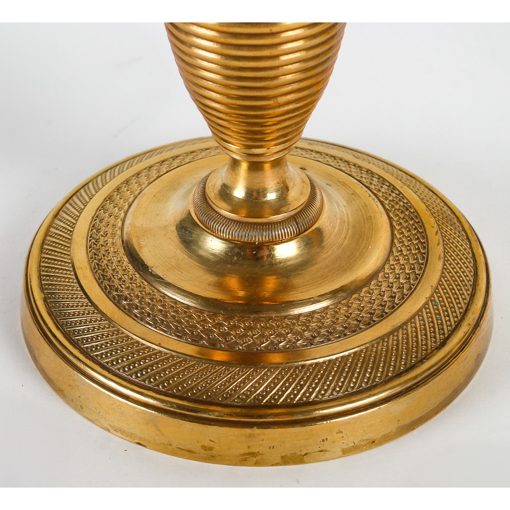 Paire de petits bougeoirs dit Ragot en bronze ciselé et doré époque Empire vers 1805-1815 5