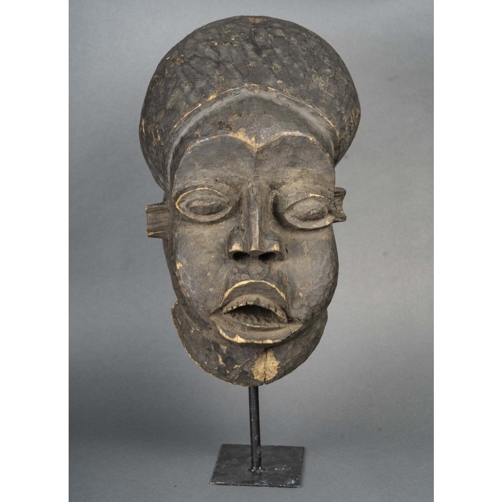 Masque Bamileke cérémoniel 7 Masque Bamileke cérémoniel 7
