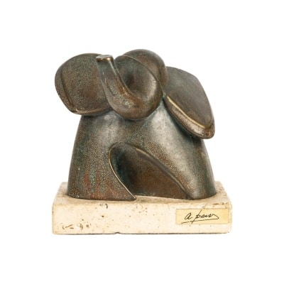 Sculpture en bronze représentant un éléphant, XXème siècle, signé A.Pair, socle en marbre.