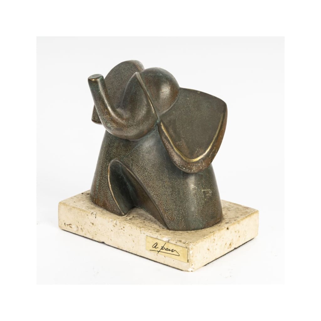 Sculpture en bronze représentant un éléphant, XXème siècle, signé A.Pair, socle en marbre. 3