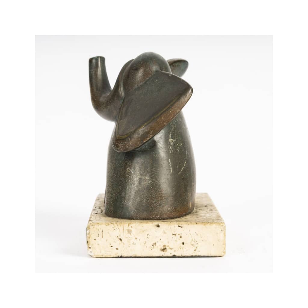 Sculpture en bronze représentant un éléphant, XXème siècle, signé A.Pair, socle en marbre. 4