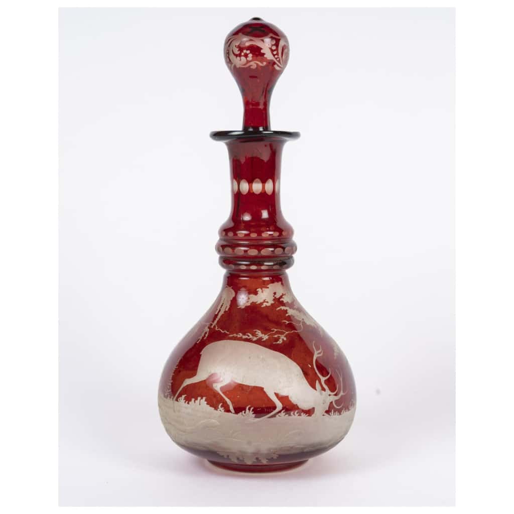 Set huile et vinaigre en cristal de bohème gravé et une petite salière, époque Napoléon III, XIXème siècle. 4