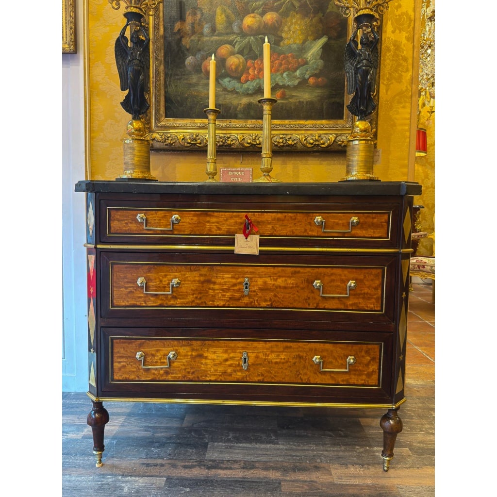 Petite commode en amarante et citronnier à marqueterie de laiton doré époque Directoire (1795-1799) 6 Petite commode en amarante et citronnier à marqueterie de laiton doré époque Directoire (1795-1799) 6