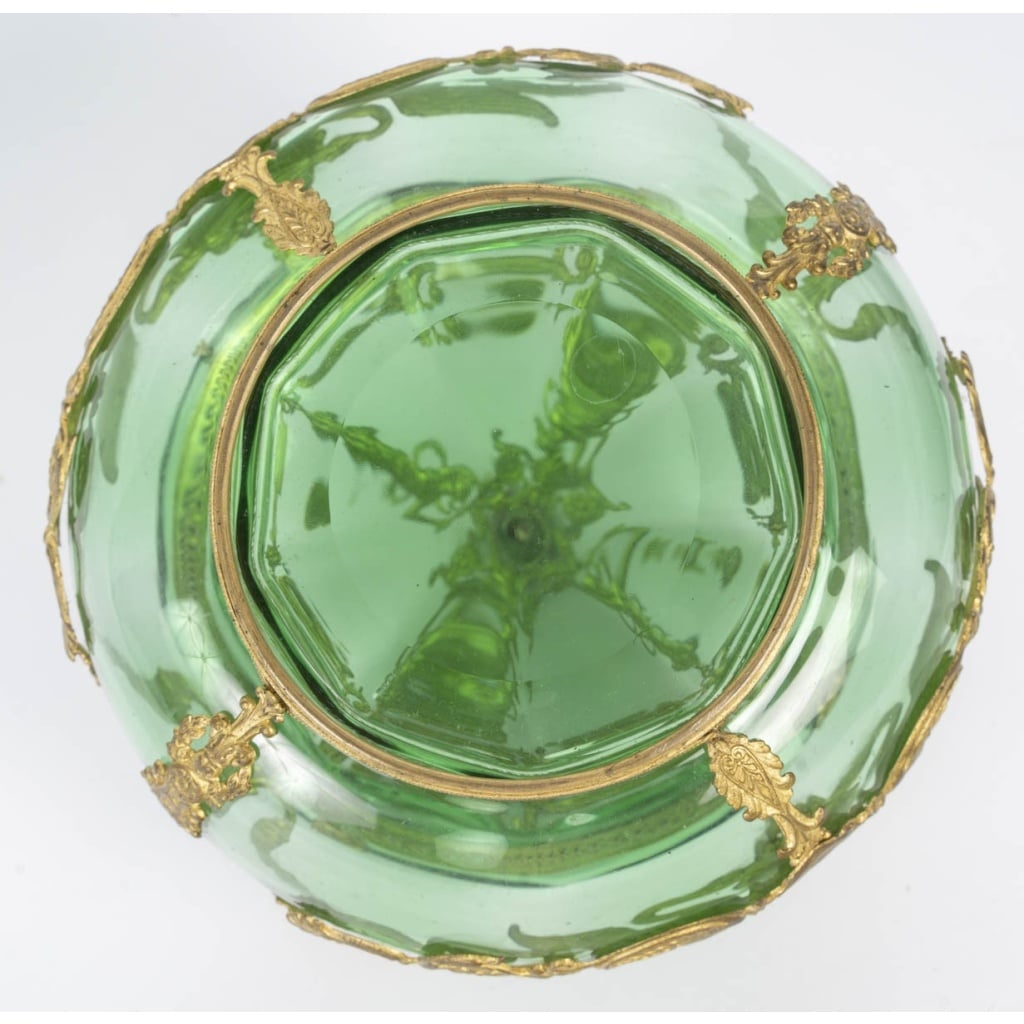 Coffret en cristal vert et bronze doré, époque Napoléon III – style Louis XVI. 8