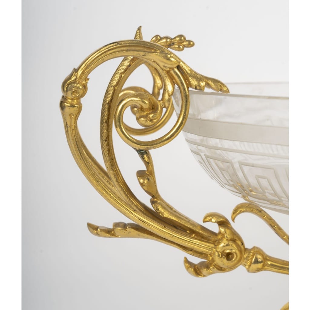 Coupe en cristal taillé et bronze doré – époque Napoléon III, XIXᵉ siècle 3 Coupe en cristal taillé et bronze doré – époque Napoléon III, XIXᵉ siècle 3