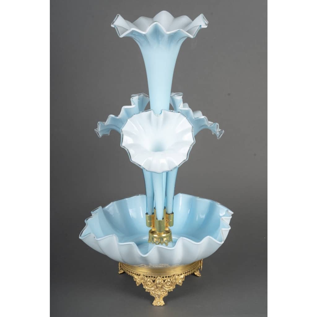 Fontaine décorative en opaline bleue et bronze doré – XIXᵉ siècle, style Napoléon III 3 Fontaine décorative en opaline bleue et bronze doré – XIXᵉ siècle, style Napoléon III 3