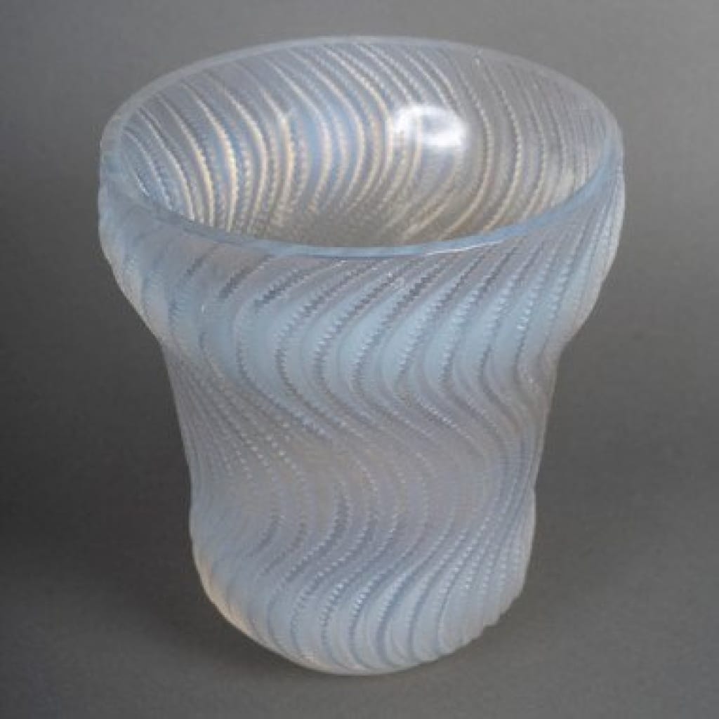 1934 René Lalique – ‘Actinia’ Vase, Opalescent 3 1934 René Lalique – ‘Actinia’ Vase, Opalescent 3