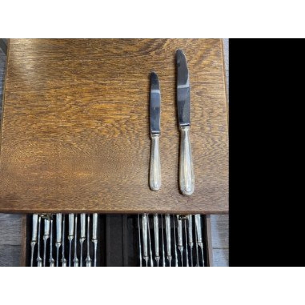 Christofle ménagère Perles pour 12 personnes (62 pièces) en métal argenté dans son coffre 3