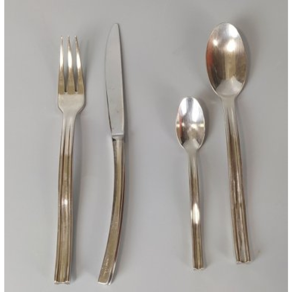 HERMÈS PARIS — Ménagère modèle « Ondes », 98 pièces dans ses coffrets 5 HERMÈS PARIS — Ménagère modèle « Ondes », 98 pièces dans ses coffrets 5